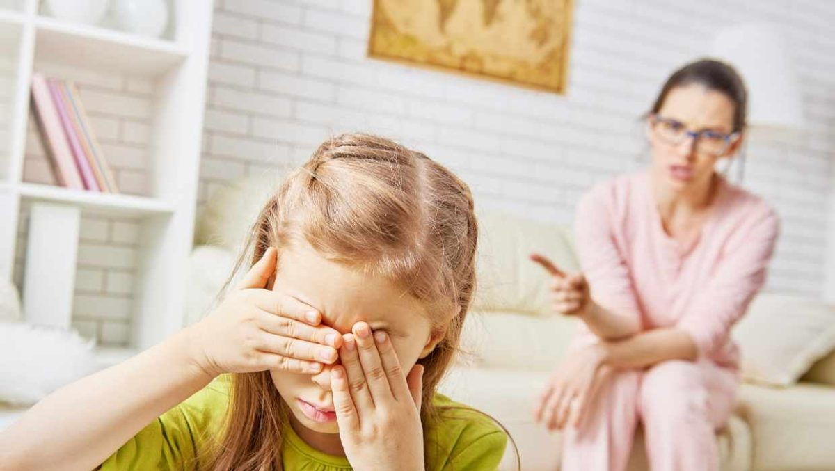 Scolding child - Bad Parenting